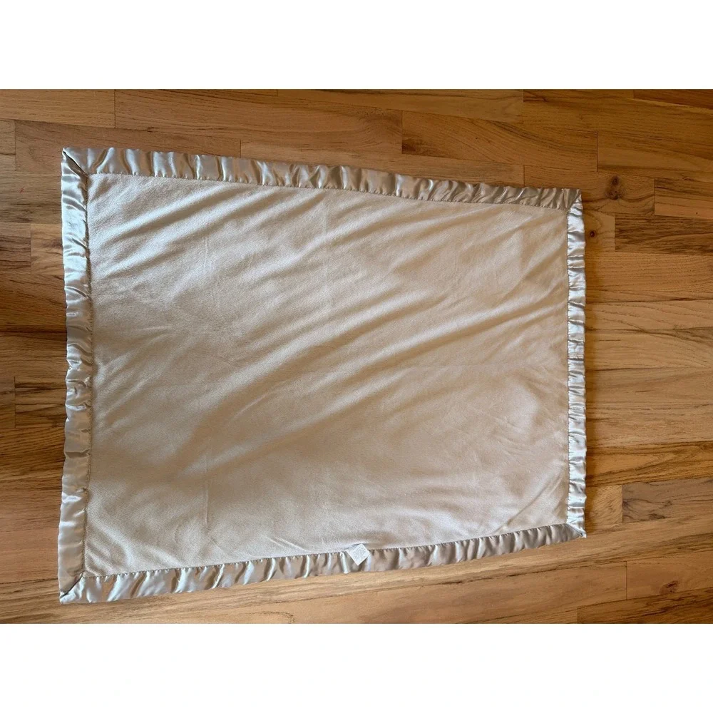 CLOUD ISLAND Baby Blanket Gray Plush Faux Fur Satin Trim Border Stroller 39